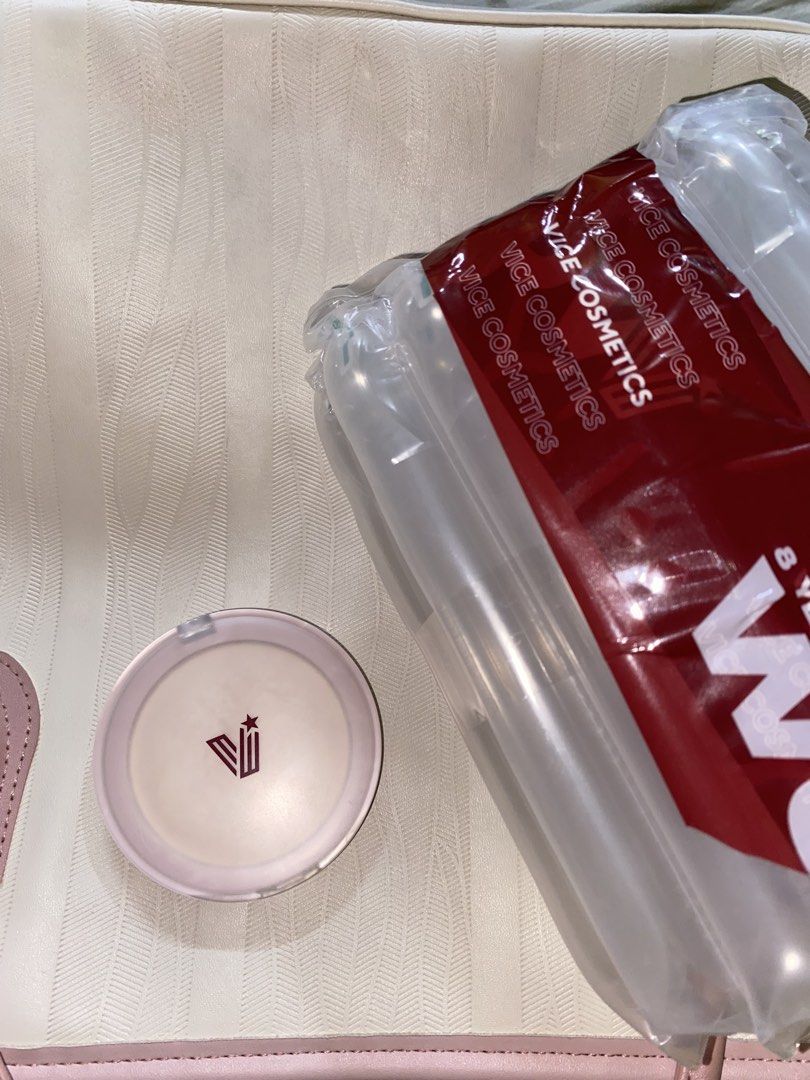 Vice Co Universal Baked Setting Powder! BRANDNEW (Category: Makeup) located in Antipolo. Submitted by halsydeclutters (Listing ID 1447926072, Image 1). Description: (na swatch lang) I bought this 389 shade:Natural rfs: not needed SELLING FOR ONLY ₱199 .