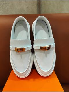(Category: ) located in . Submitted by thewomanbehindthebrand (Listing ID 1447957665, Image 1). Description: .