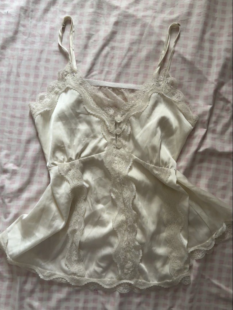 vintage cream lace cami top (Category: Others Tops) located in Paranaque City. Submitted by polkamieu (Listing ID 1447913423, Image 2). Description: - rfs: a bit big on me - perfect for m-l sizes - can nego for sure buyers.
