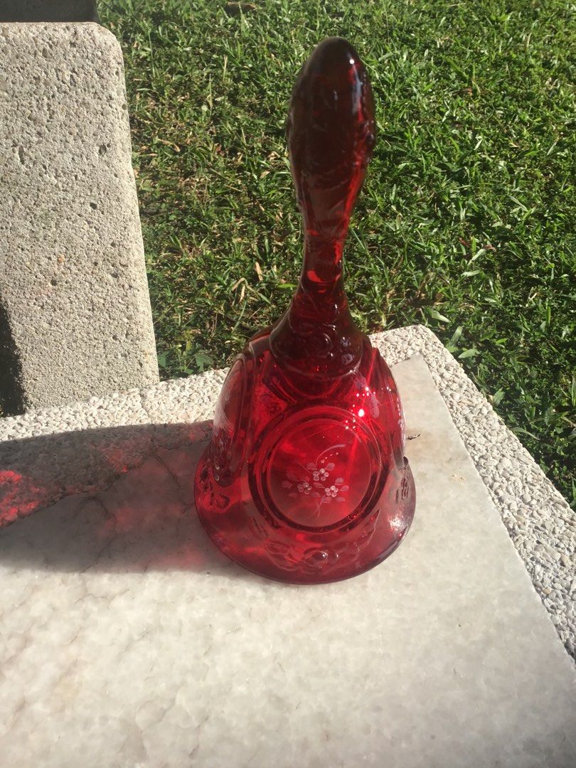 Vintage Fenton Ruby Red Art Glass Hand bell Featuring Hand Painted White Roses with Signed. (Category: Vases & Decorative Bowls) located in Kuala Lumpur. Submitted by gagalamblamb_1974 (Listing ID 1447937065, Image 2). Description: - Measurements: Approximately 7” height. - Hand Painted with Artist’s Signature. - Good used condition without chips nor cracks. Without Clapper. Refer photos as part of the item’s description. - Item sold as it is..