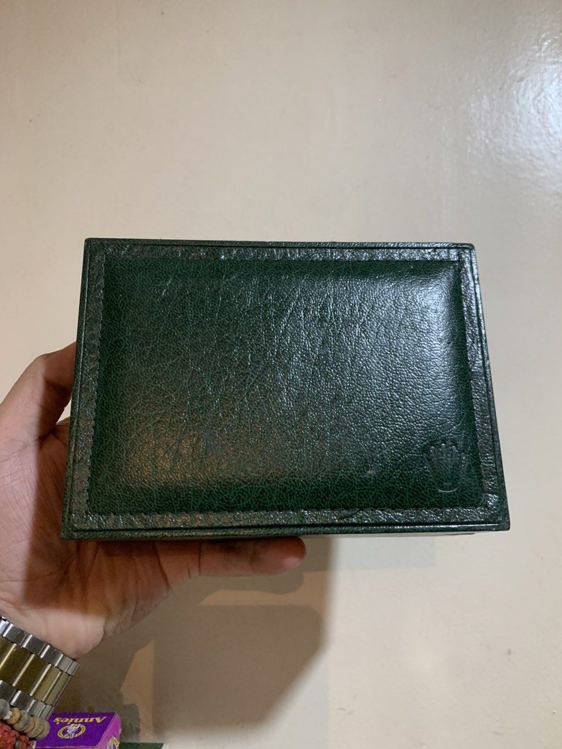 Vintage Rolex Original Box (Category: Luxury Watches) located in Manila. Submitted by moneymann888 (Listing ID 1448046669, Image 1). Description: Sf Buyer shoulder Fix price not rush selling As is No inclusion .