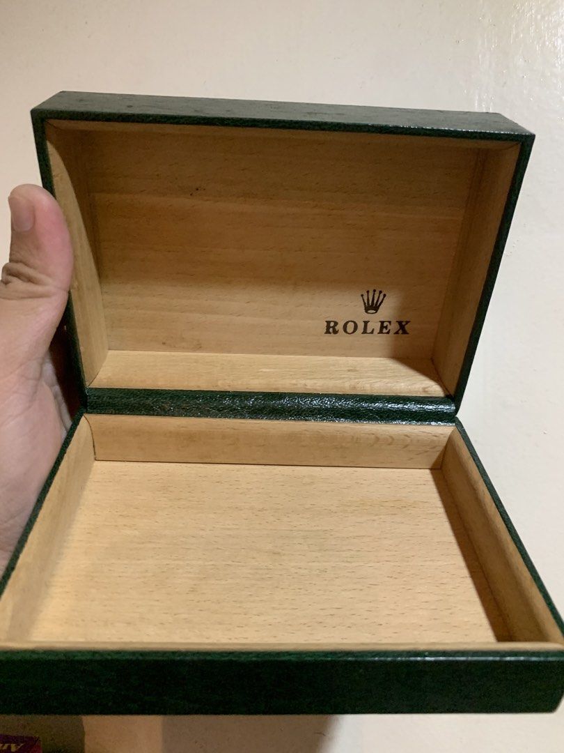 Vintage Rolex Original Box (Category: Luxury Watches) located in Manila. Submitted by moneymann888 (Listing ID 1448046669, Image 3). Description: Sf Buyer shoulder Fix price not rush selling As is No inclusion .