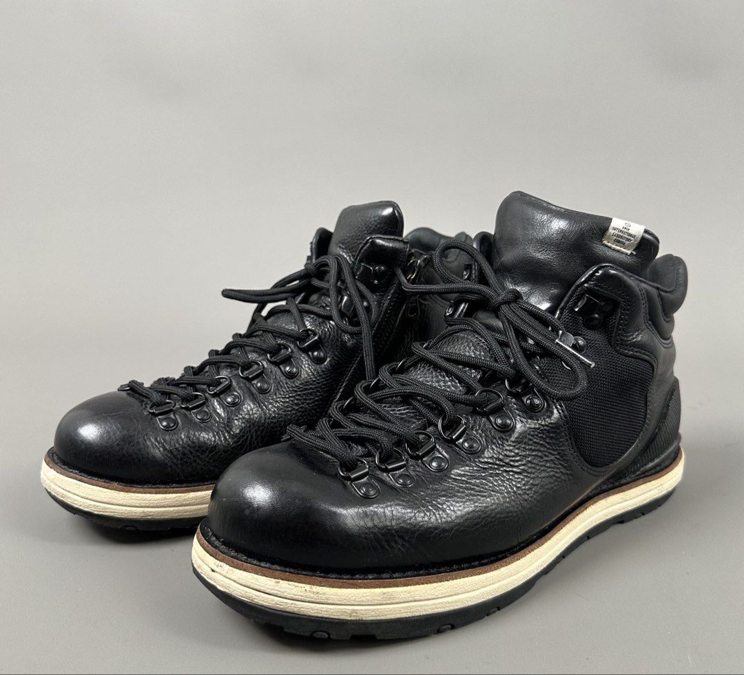 Visvim - Serra Mountain Leather Boots - Side Zipper. (Category: Boots) located in Manila. Submitted by scissor.2fifthy (Listing ID 1448023436, Image 2). Description: Visvim - Serra Mountain Leather Boots - Side Zipper. Tagged size: 9.5US Made in Korea 85/100 condition rate Used with care Flaw: Minor sign of usage, some dirt and replaced insole Very presentable Check all photos for more details and information. Insole length: 27.5CM Accepting offe