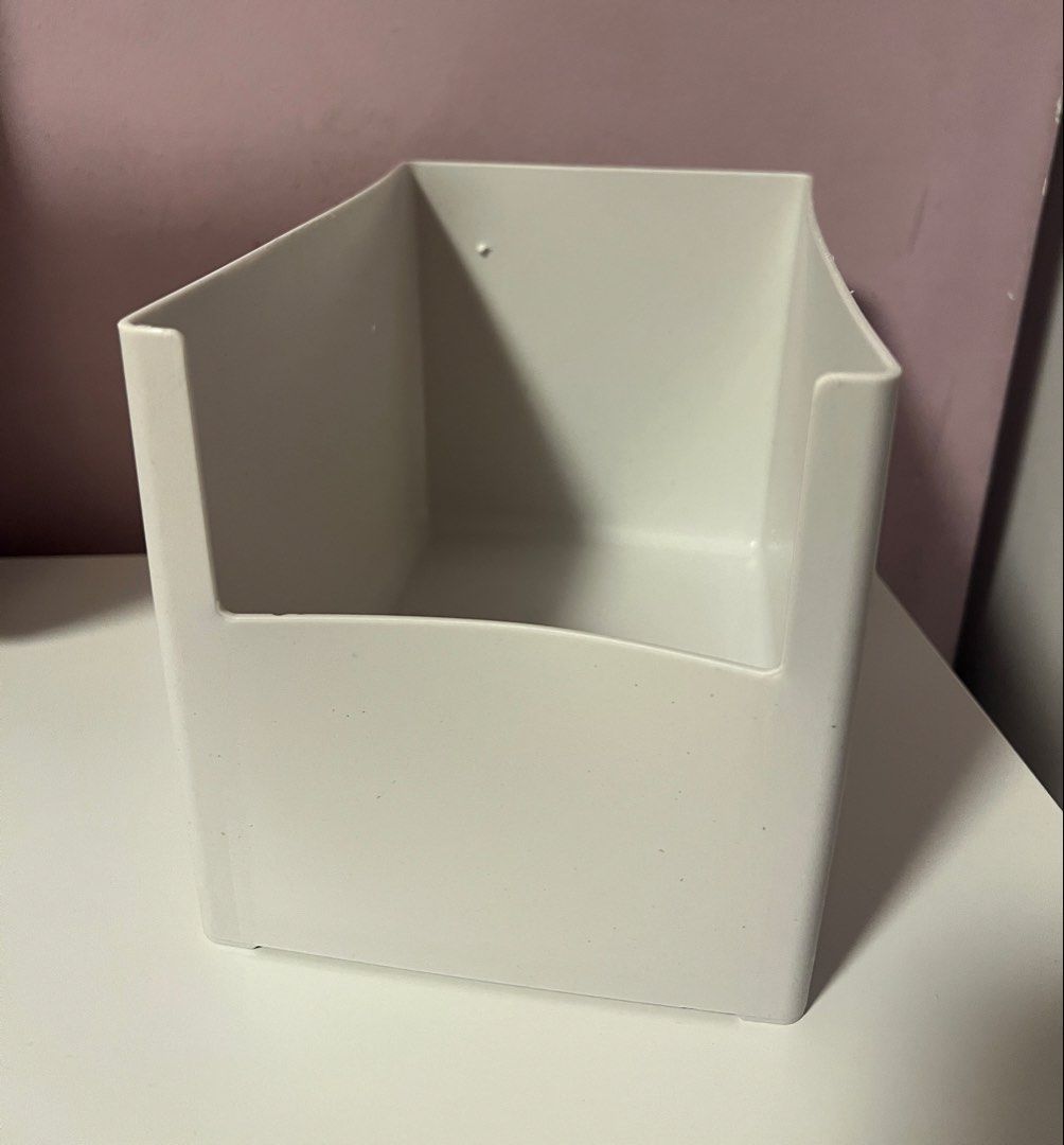 White Plastic Container502246316232550401