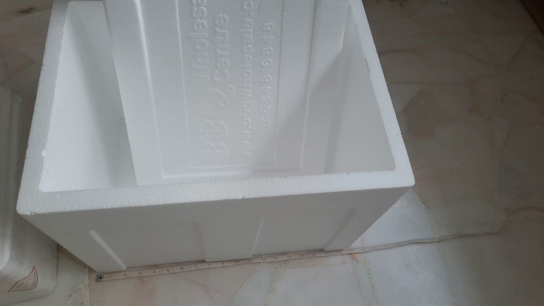 White Styrofoam Boxes with Lids501972811321200643