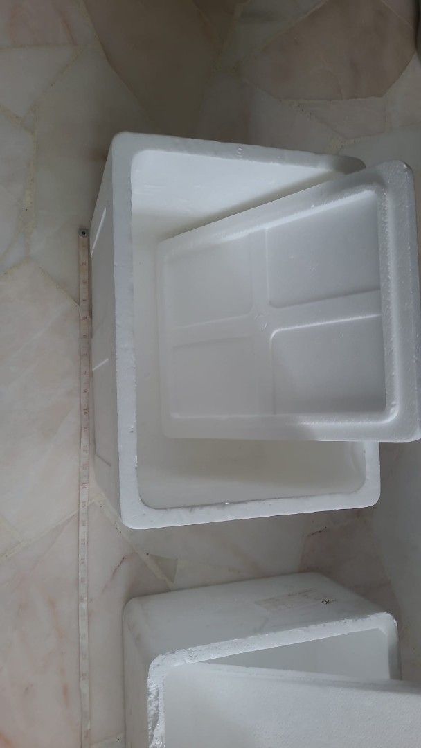 White Styrofoam Boxes with Lids501972811321200641
