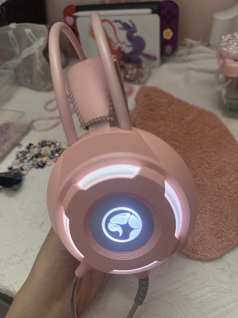 Working Pink Gaming Headphone (no ear foam) (Category: Headphones & Headsets) located in Manila. Submitted by itemsbykeiko (Listing ID 1448012374, Image 2). Description: .