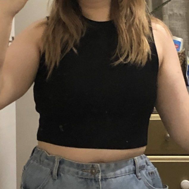 ZARA Basic Black Ribbed Sleeveless Cropped Top (Category: Sleeveless) located in Antipolo. Submitted by amzagala (Listing ID 1448023881, Image 3). Description: perfect for simple, casual looks.