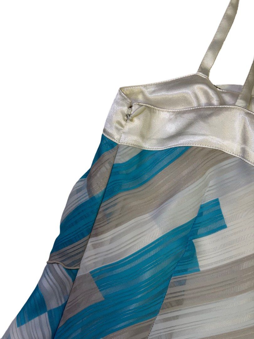 2000s y2k mcbling vintage silky going out top, sharpay evans core (Category: Sleeveless) located in Taguig. Submitted by konicart (Listing ID 1448169940, Image 3). Description: ☆ Silky/Satin-like material ☆ No flaws ☆ Best fits XS-S.