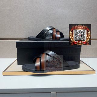 (Category: ) located in . Submitted by shoes.locker (Listing ID 1448229214, Image 1). Description: .