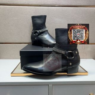(Category: ) located in . Submitted by shoes.locker (Listing ID 1448211533, Image 1). Description: .