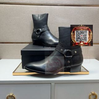 (Category: ) located in . Submitted by shoes.locker (Listing ID 1448211785, Image 1). Description: .