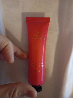 （分類：）位於 。 由 smartwear2ndhand 提交（商品編號 1448247032，圖片 1）。簡介： 。