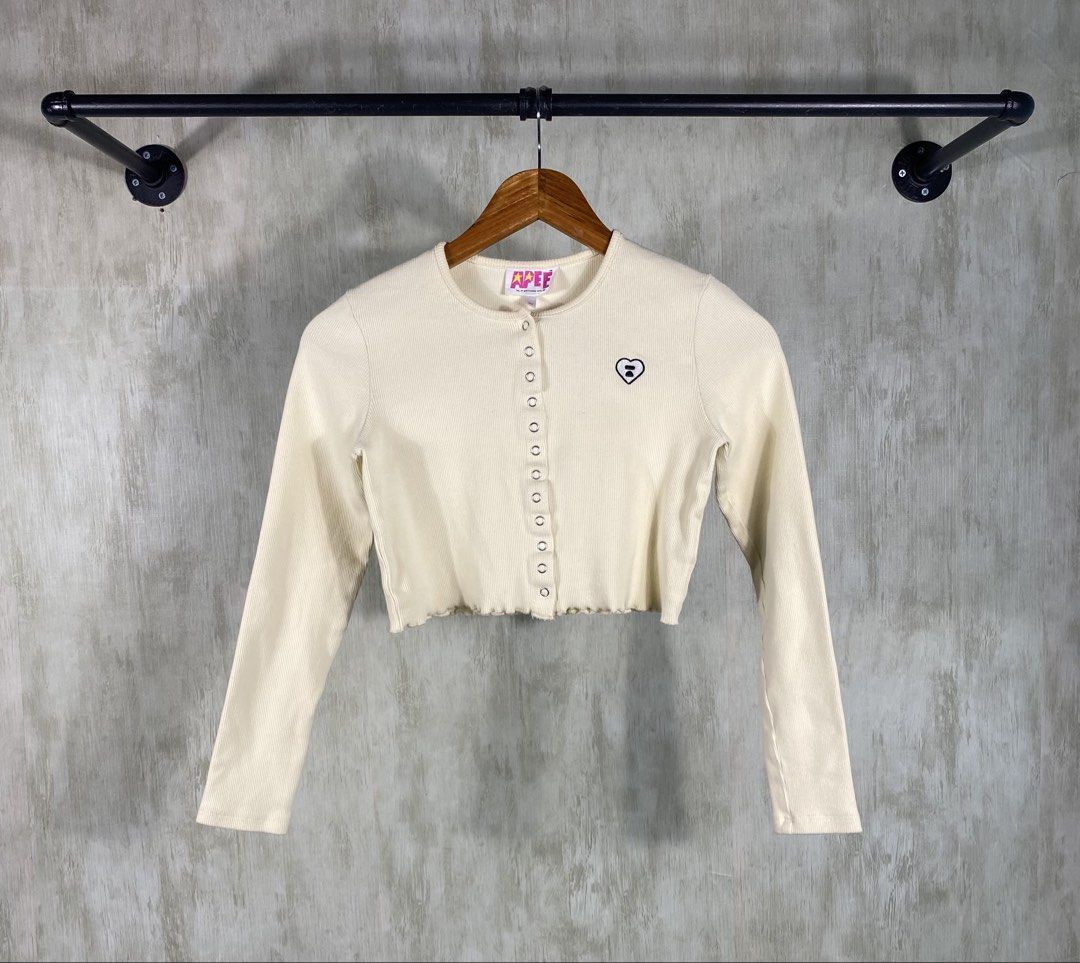 Aape Womens Top (Category: Longsleeves) located in Cabanatuan. Submitted by luwer (Listing ID 1448216666, Image 1). Description: Aape Crop top Longsleeve In good condition need wash check all pictures details.