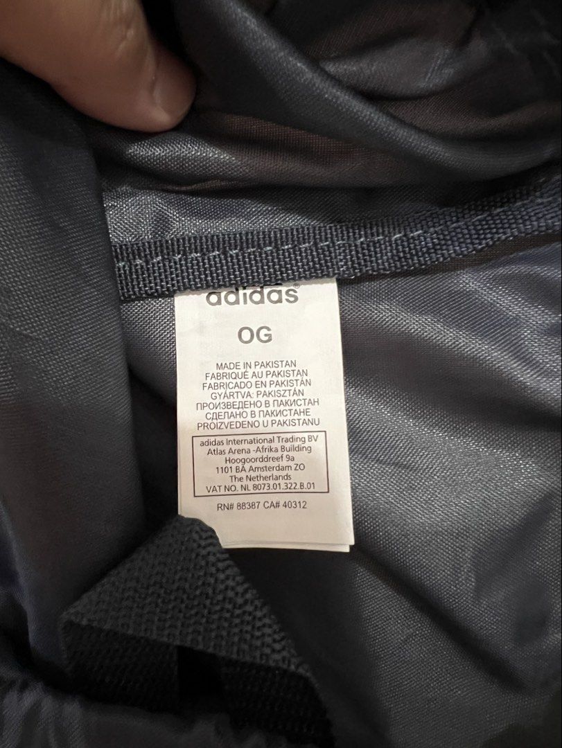 Adidas Drawstring Bag (Category: Backpacks) located in Bacoor. Submitted by momofkas2 (Listing ID 1448192927, Image 3). Description: .