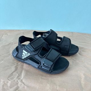 (Category: ) located in . Submitted by preloved_finds_sg (Listing ID 1448136737, Image 1). Description: .