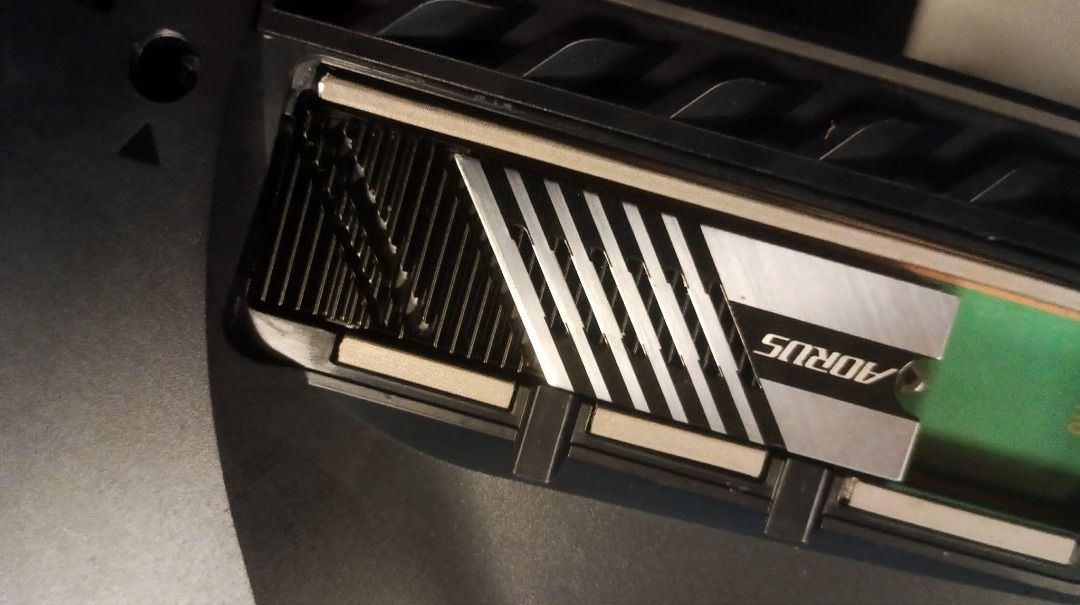 AORUS Gen4 7000s 2TB SSD (Category: Computer Parts) located in Candon. Submitted by ianneody.ignacio (Listing ID 1448088570, Image 3). Description: - Brand: AORUS - Model: Gen4 7000s SSD - Capacity: 2TB - Interface: PCIe Gen4 - High-speed performance - Sleek AORUS design for interested buyers msg me here on carousel shipping is free, if cant do meet up shipping i use is lbc cash on pick up.