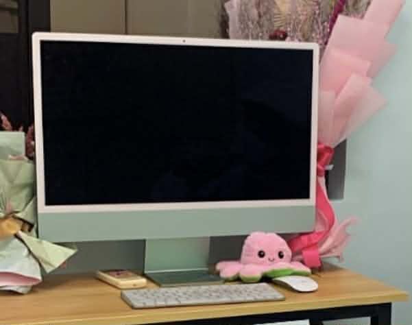 Apple iMac 24-inch (M1, 2021) - Light Green (Category: Desktops) located in Manila. Submitted by azel28 (Listing ID 1448191602, Image 1). Description: - Apple iMac 24-inch with M1 chip - Stunning Light Green color - Includes original keyboard and mouse - Ideal for both work and personal tasks - Ready for its new owner! Issue: - Slight screen flickering .