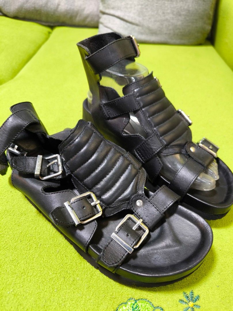 ASH Genuine leather sandals Original (Category: Sandals) located in Cavite. Submitted by csl_corner (Listing ID 1448276274, Image 1). Description: ASH Genuine leather sandals size 38 24.5cm insole fits US7 to 7.5women like new✨ 💯 Authentic Original Genuine leather in and out 💪 market price 15k++.