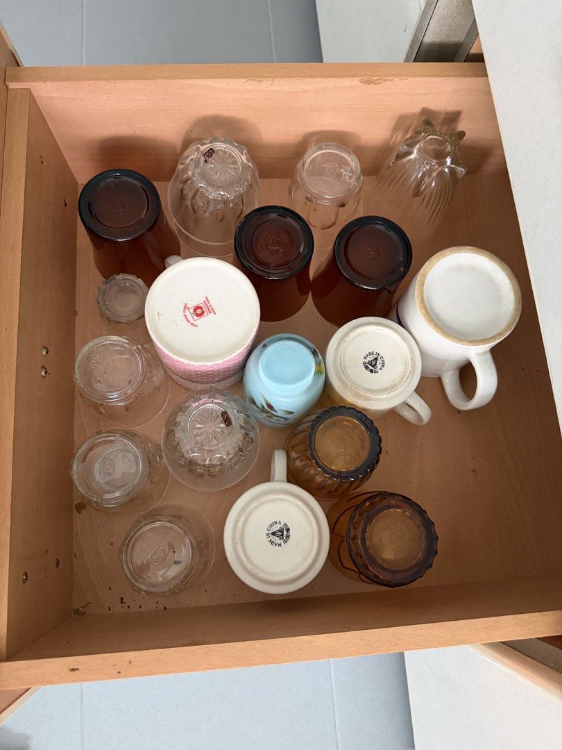 Assorted Mugs and Glasses Set502942896940001280