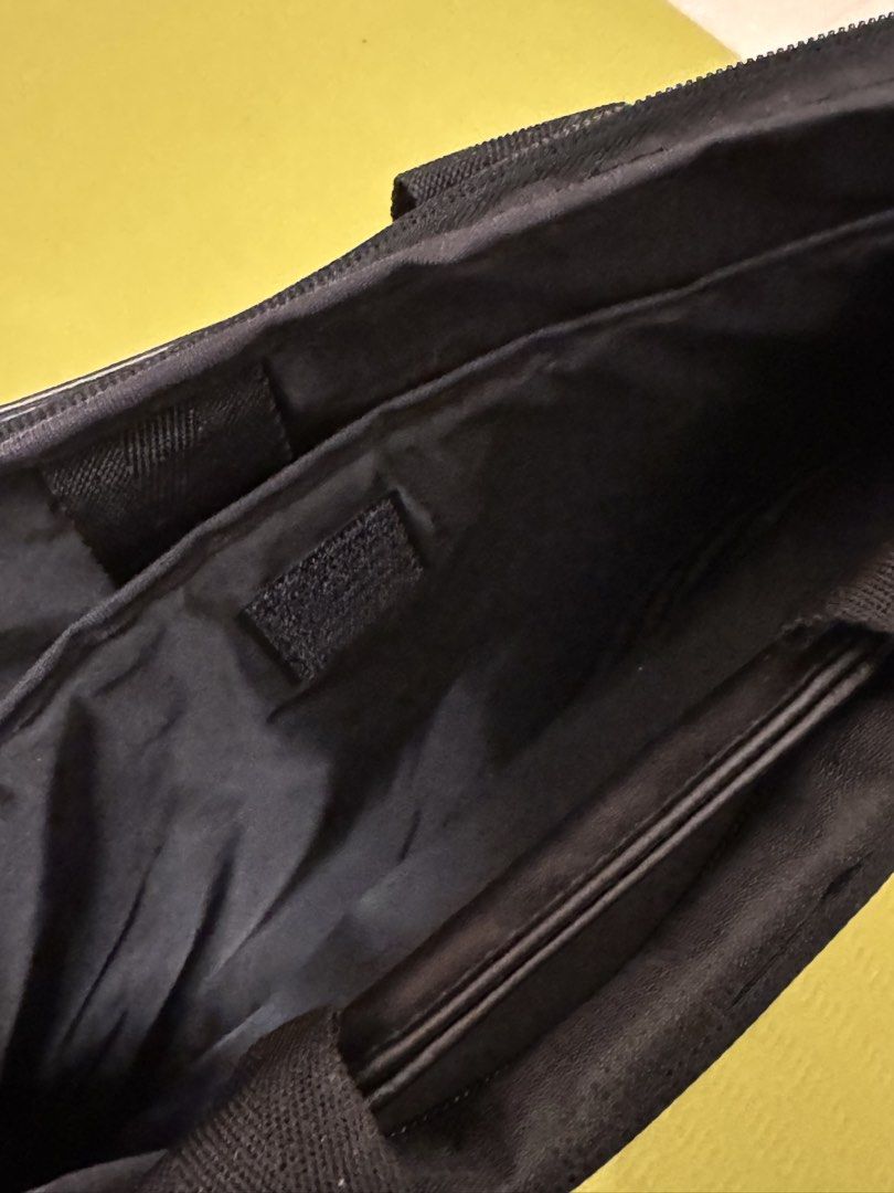 ASUS Black Laptop Bag with Shoulder Strap504061435042211841