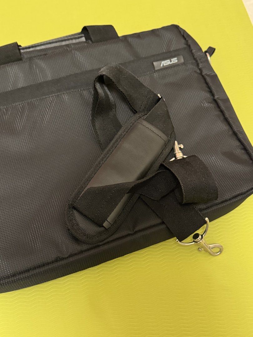ASUS Black Laptop Bag with Shoulder Strap504061435042211842