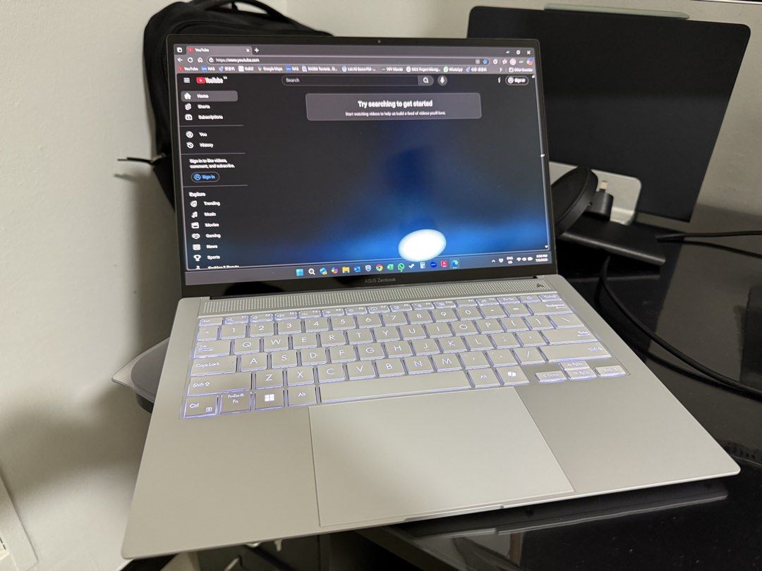 ASUS Zenbook S14 Ultra 7 258V Laptop