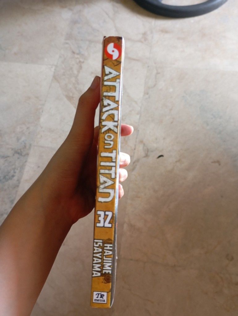 Attack on Titan Vol.32 (Category: Comics & Manga) located in Manila. Submitted by asecondchance_ (Listing ID 1448150870, Image 3). Description: I am not sure if this is authentic. It has stains (last 2 photos).