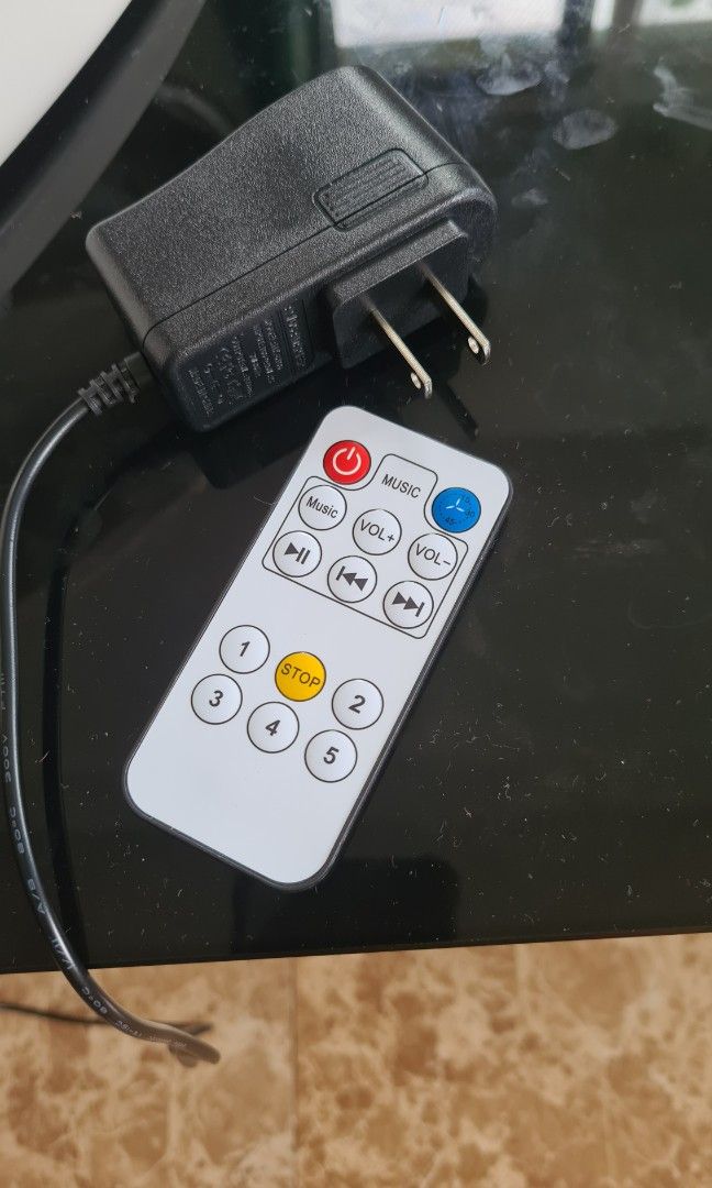 Baby swing with remote and music (Category: Infant Playtime) located in Manila. Submitted by hansgan (Listing ID 1448270915, Image 3). Description: good for your baby (pag pagod kana mag Hele)..