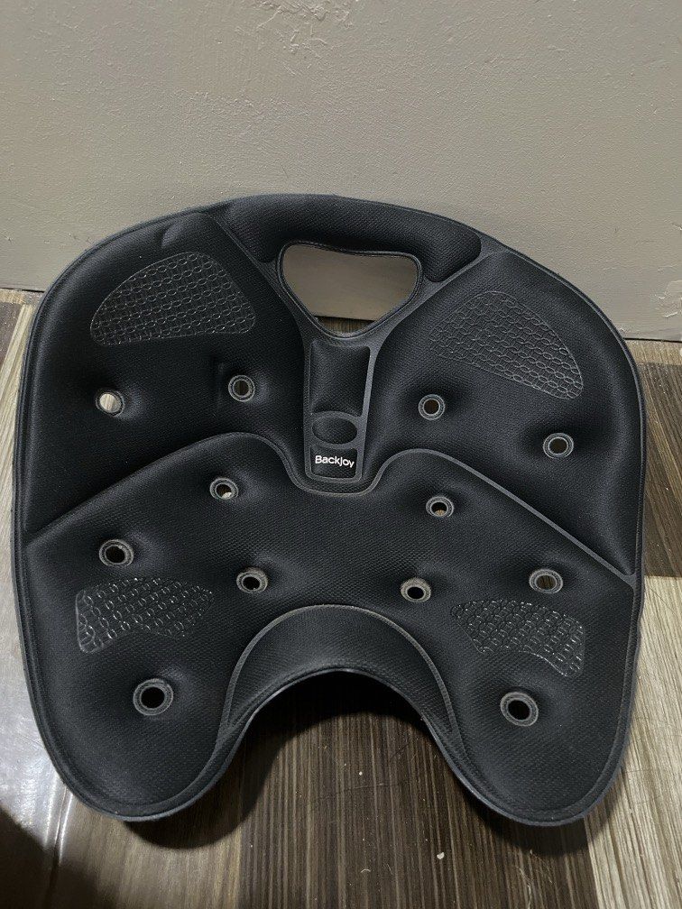BackJoy SitSmart Core Traction (Category: Chairs) located in Manila. Submitted by rosetteliab (Listing ID 1448239848, Image 1). Description: .