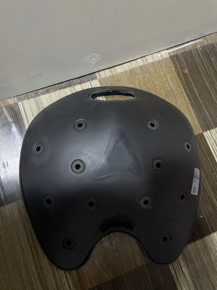BackJoy SitSmart Core Traction (Category: Chairs) located in Manila. Submitted by rosetteliab (Listing ID 1448239848, Image 2). Description: .