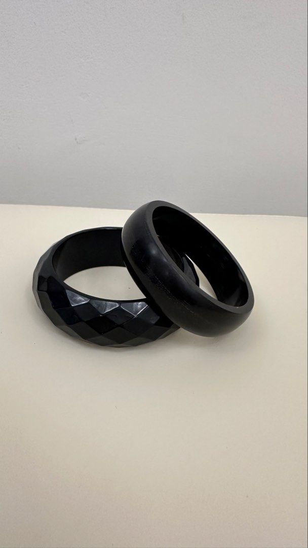 Bangles （分類：手鍊）位於 Hong Kong。 由 pa_nf 提交（商品編號 1448106738，圖片 2）。簡介： Fashion。