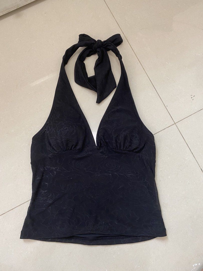 basics bundle of 6 tops (small/medium) (Category: Others Tops) located in Quezon City. Submitted by lllaland (Listing ID 1448123874, Image 2). Description: six basic tops from multiple brands. mix of pre-owned and barely used tops. halter top from blackbough (accidentally washed in machine, details got rubbed off) gray mock neck from zara black mock neck from house of lulu crop tube from june 12 the label brown open back top from stradivarius asy