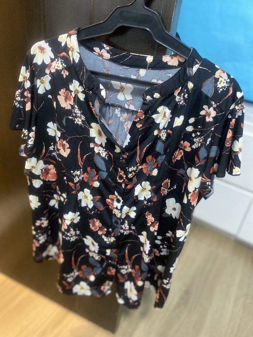Blouse black with flower design (Category: Blouses) located in Quezon City. Submitted by bebothann (Listing ID 1448195305, Image 1). Description: Blouse black with flower design 1XL made in china SF c/o buyer.