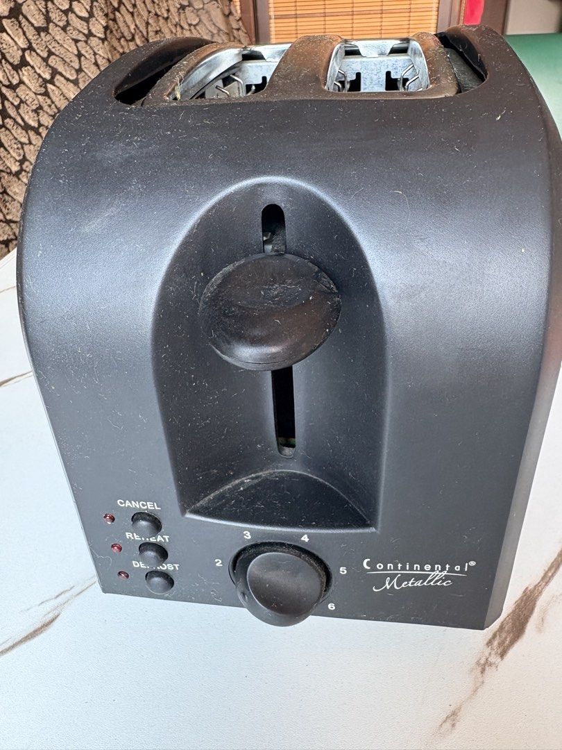 Bread Toaster 110V (Category: Bakeware) located in Marikina City. Submitted by jr.listings (Listing ID 1448174021, Image 2). Description: Note: 110 Volts.