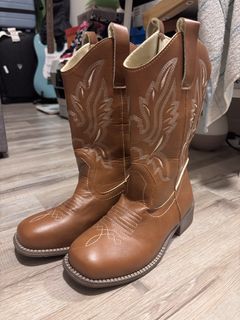 (Category: ) located in . Submitted by preloved_el (Listing ID 1448248095, Image 1). Description: .