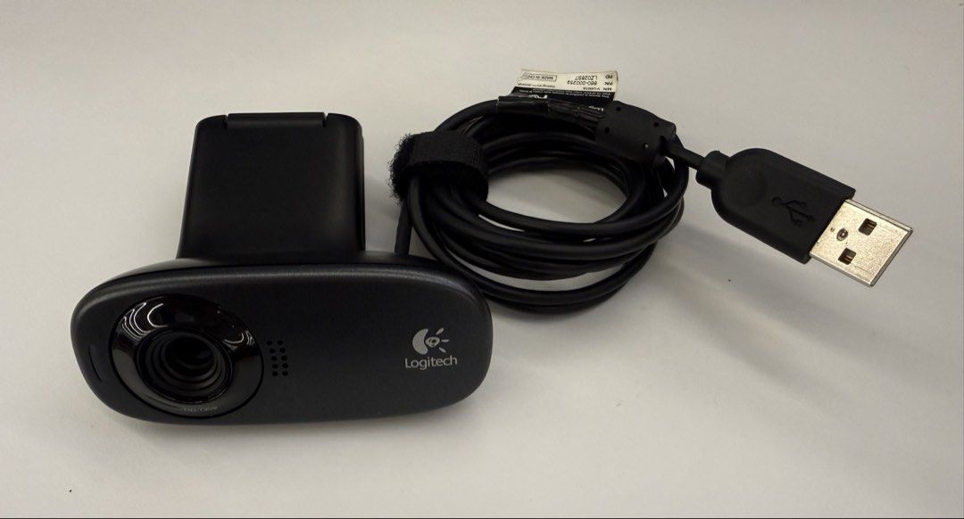Logitech C310 HD 720p USB Webcam with Built-in Microphone (M/N: V-U0015).