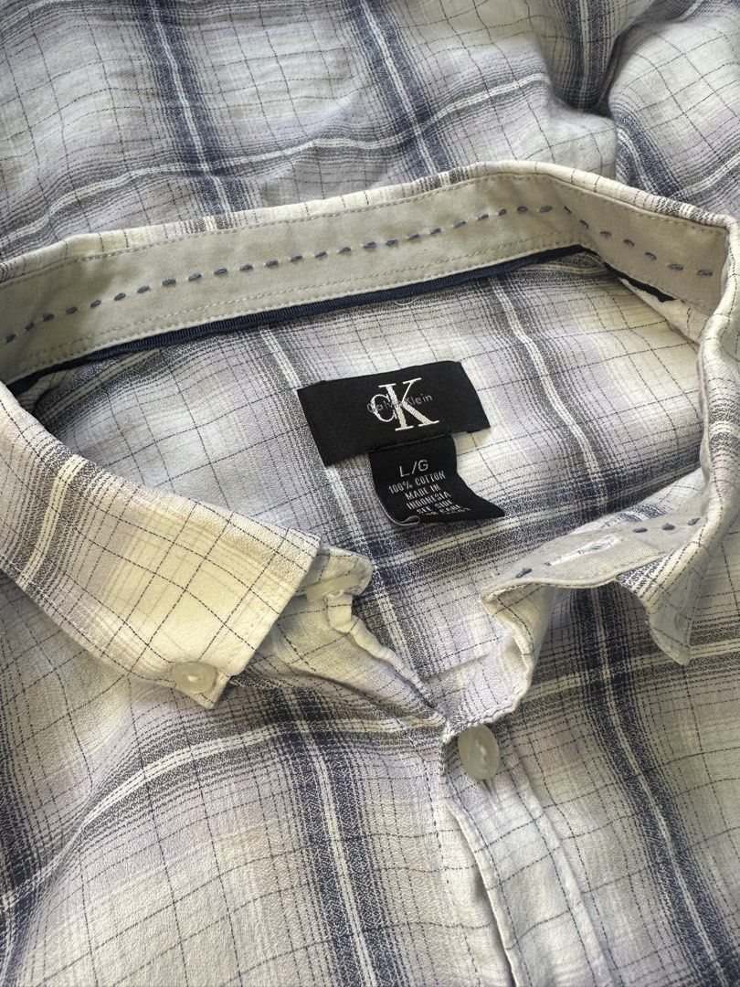 Calvin Klein Longsleeve Polo (Category: Formal Shirts) located in Manila. Submitted by markokostlich (Listing ID 1448147015, Image 3). Description: Frelabaru Brand: Calvin Klein Polo Condition: 8/10 Color: 10/10 Dimes: L- 29.5, W- 23 📌𝙍𝙀𝙈𝙄𝙉𝘿𝙀𝙍𝙎 ♡ Mine now, pay now ♡ Please manage your expectation coz these are preloved items. ♡ Color may slightly vary due to lighting. ♡ SF depends on your location 📦Via J&T or Lalamove 💎GoTyme/ Gcash �