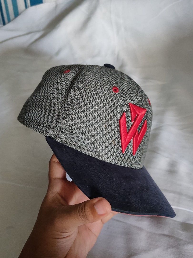 CAP BUNDLE (Category: Caps & Hats) located in Taguig. Submitted by joshferarro_ (Listing ID 1448147273, Image 2). Description: 6 caps for 700 2 Adidas Calle Vintage Racing Trucker (Otto snap) Random One size cap MLB.