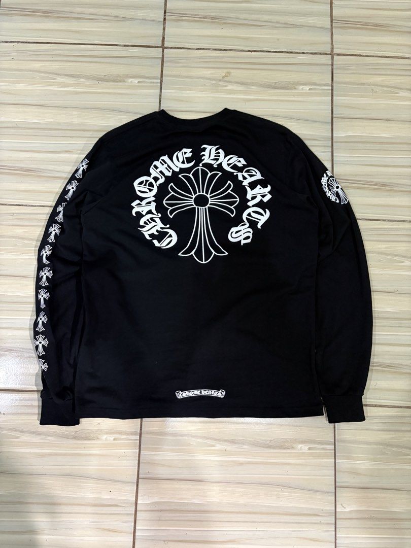 Ch longsleeve cross (Category: Activewear) located in Batangas. Submitted by robertlopezigaya (Listing ID 1448136424, Image 2). Description: Ch longsleeve cross Size S on tag Dimes 22x28 No issue Like new.