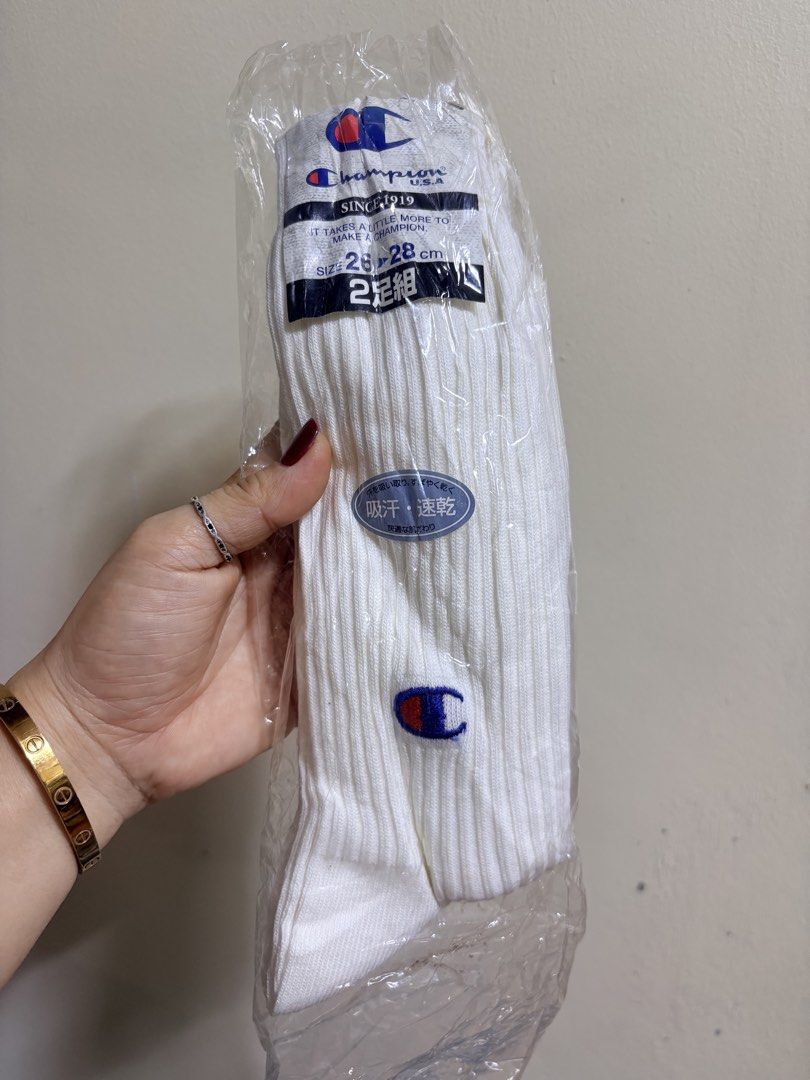 Champion USA White Ribbed Socks Size 26-28cm (Category: Socks) located in Paete. Submitted by skydruemadison (Listing ID 1448192514, Image 1). Description: - Brand: Champion - Color: White - Size: 26-28cm - Features: Ribbed texture all over - Condition: Brand new in original packaging - Ideal for: Everyday wear.