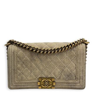 (Category: ) located in . Submitted by carousellluxury (Listing ID 1448159177, Image 1). Description: .