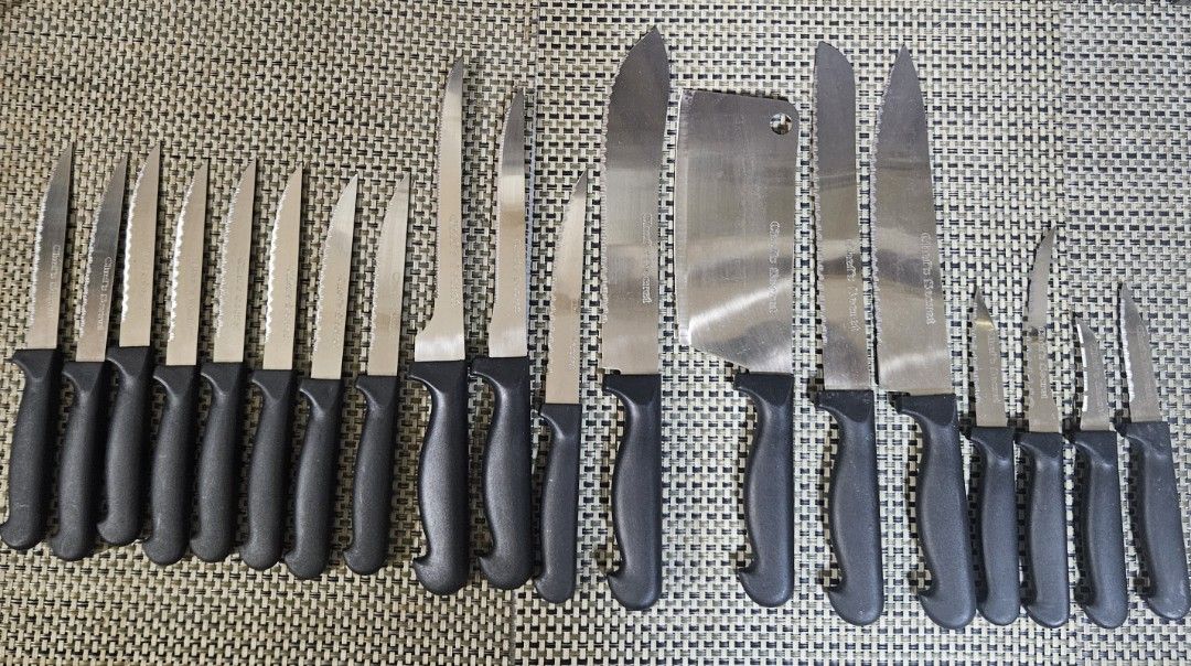 Chef's Secret Knife Set - 19 pcs. (Category: Knives & Chopping Boards) located in Rizal. Submitted by cherry_garcia (Listing ID 1448156651, Image 1). Description: - Complete Chef's Secret kitchen knife set - Variety of knives for different tasks - Includes both serrated and smooth edge blades - All knives have sleek black handles - Ideal for everyday cooking and meal prep.