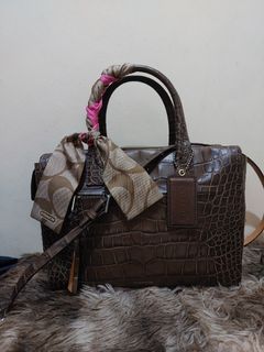 (Category: ) located in . Submitted by jullie_bag_shop (Listing ID 1448227009, Image 1). Description: .