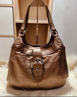 (Category: ) located in . Submitted by refreshmycloset444 (Listing ID 1448175436, Image 1). Description: .
