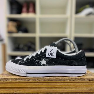 (Category: ) located in . Submitted by sneakers.too (Listing ID 1448275447, Image 1). Description: .