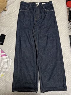 (Category: ) located in . Submitted by ezhhh (Listing ID 1448223746, Image 1). Description: .