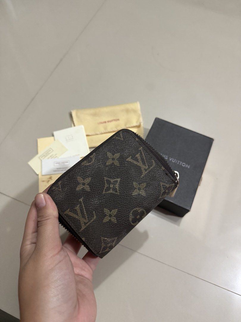 Declutter wallet (Category: Wallets & Card Holders) located in Quezon City. Submitted by pljdlrs (Listing ID 1448214451, Image 2). Description: .