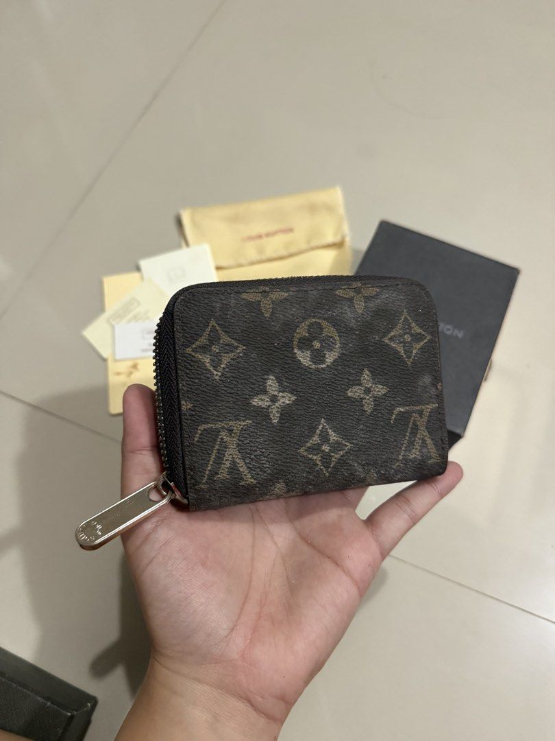 Declutter wallet (Category: Wallets & Card Holders) located in Quezon City. Submitted by pljdlrs (Listing ID 1448214451, Image 1). Description: .