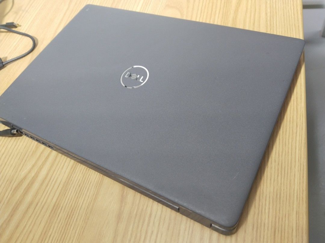 Dell Laptop - Intel Core i5 10th gen nothing issue battery life like new conditions